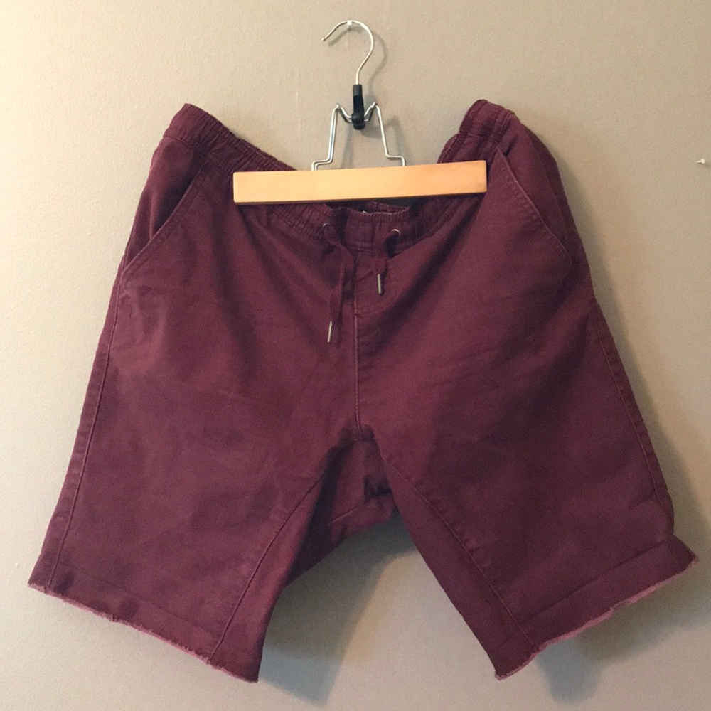 Tillys Crash brand burgundy jogger shorts